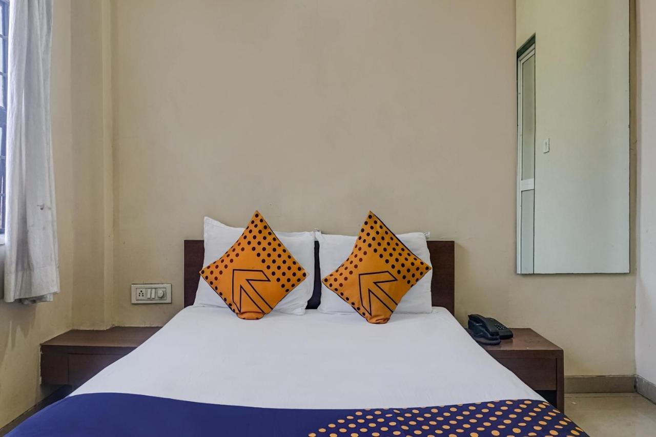 Oyo Flagship 75444 Hotel Kinara Lodging & Boarding Mangvadi Exteriör bild