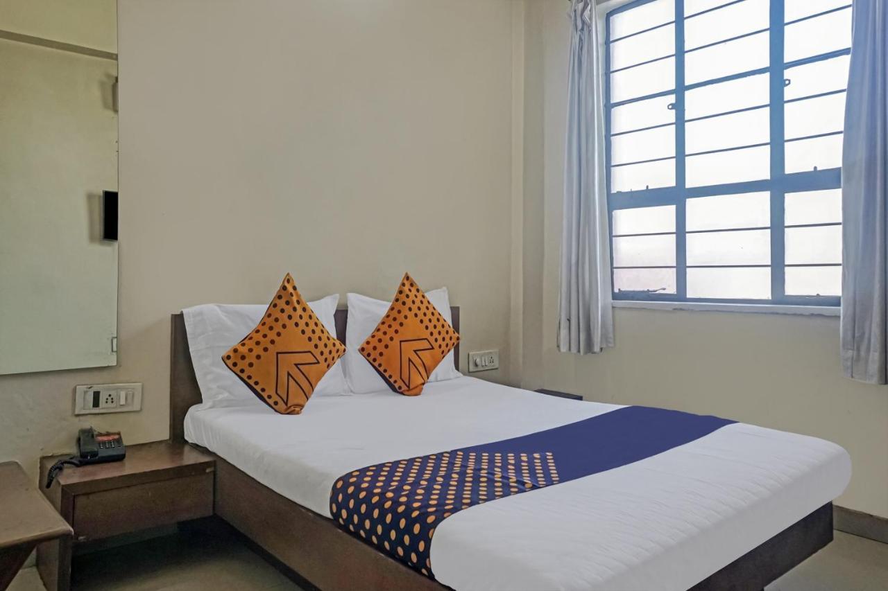 Oyo Flagship 75444 Hotel Kinara Lodging & Boarding Mangvadi Exteriör bild