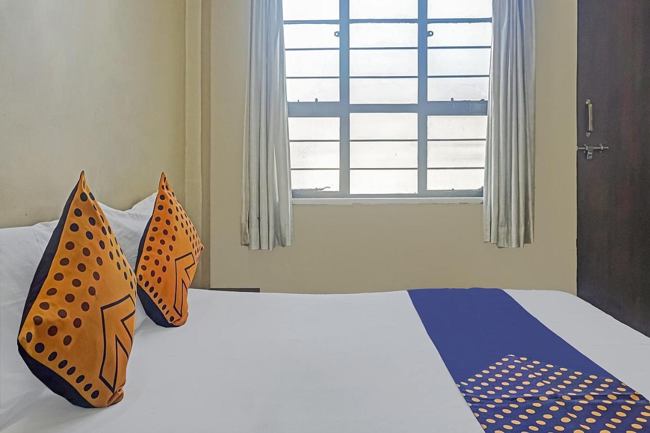 Oyo Flagship 75444 Hotel Kinara Lodging & Boarding Mangvadi Exteriör bild