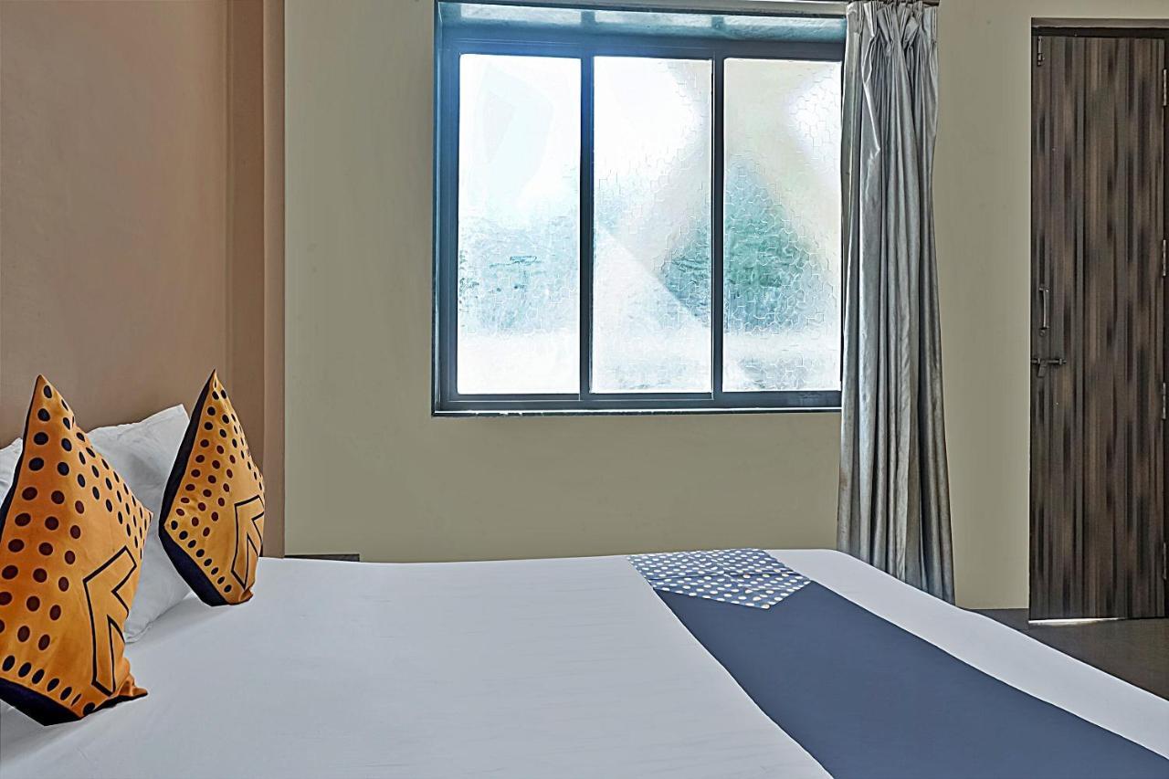 Oyo Flagship 75444 Hotel Kinara Lodging & Boarding Mangvadi Exteriör bild