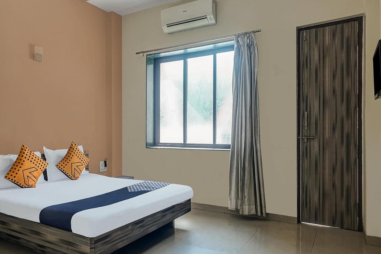 Oyo Flagship 75444 Hotel Kinara Lodging & Boarding Mangvadi Exteriör bild