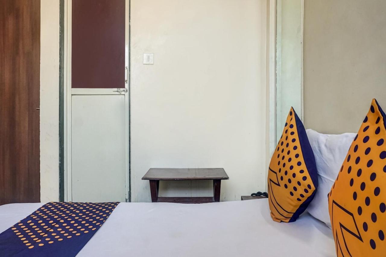 Oyo Flagship 75444 Hotel Kinara Lodging & Boarding Mangvadi Exteriör bild