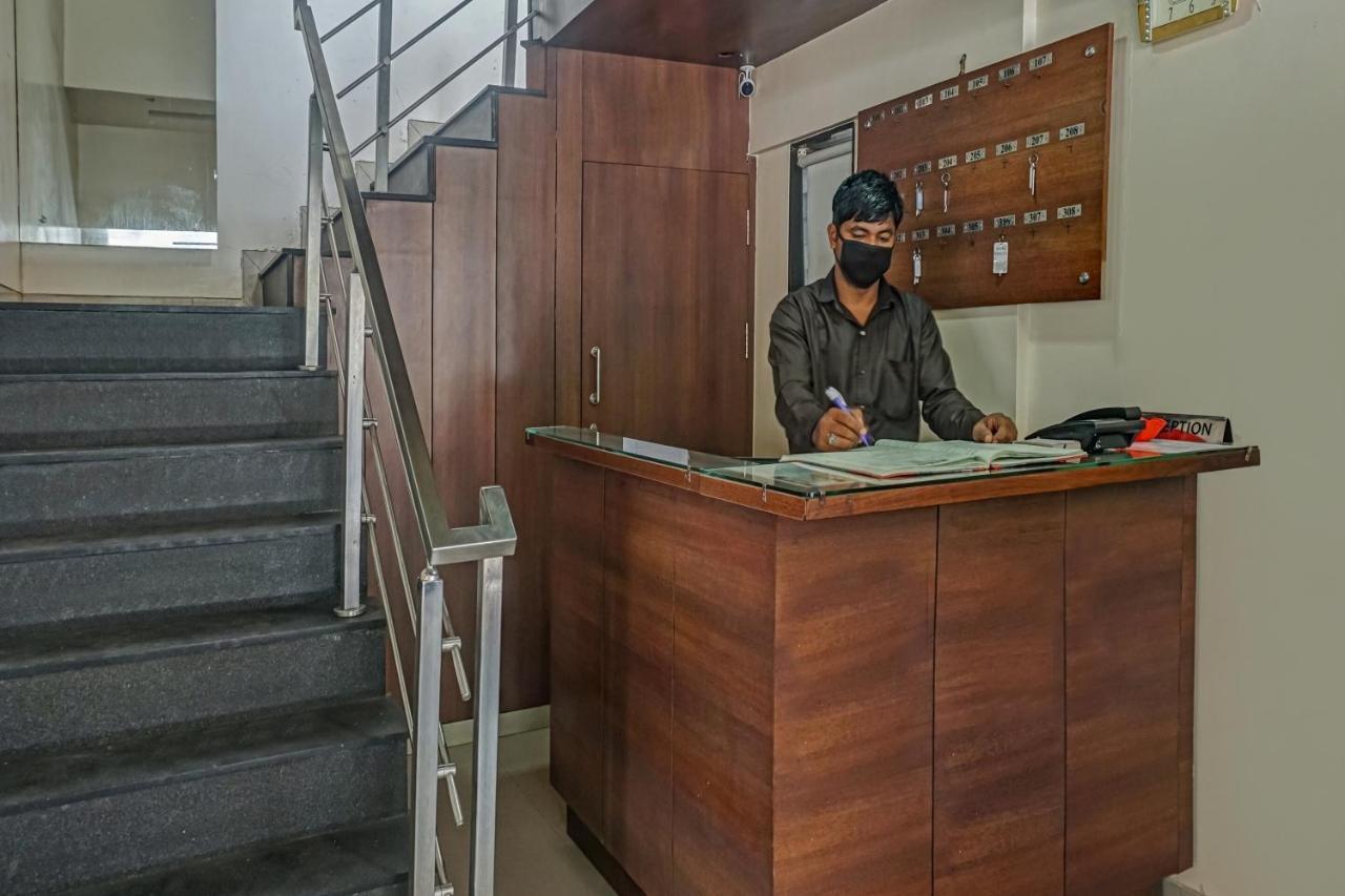 Oyo Flagship 75444 Hotel Kinara Lodging & Boarding Mangvadi Exteriör bild