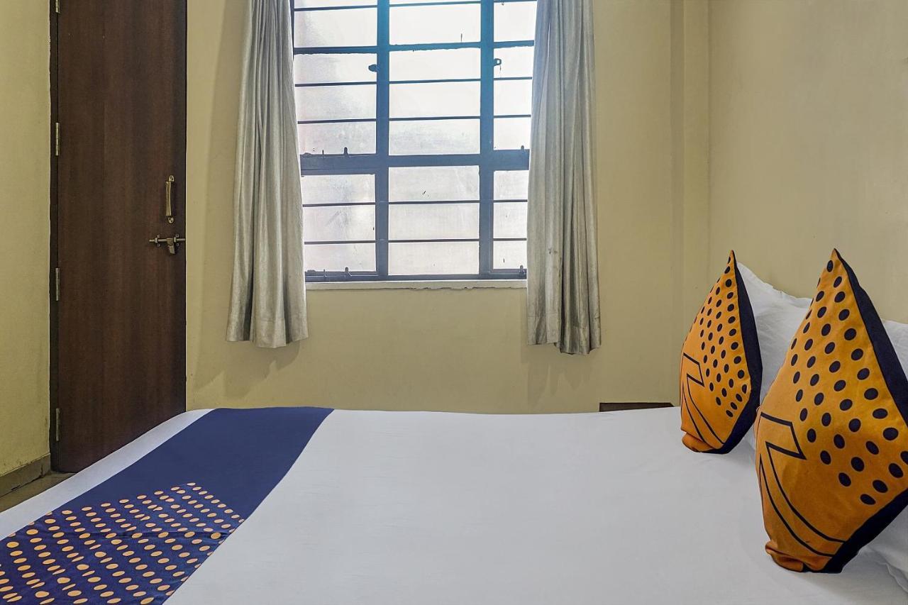 Oyo Flagship 75444 Hotel Kinara Lodging & Boarding Mangvadi Exteriör bild