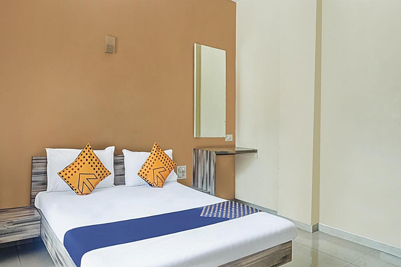 Oyo Flagship 75444 Hotel Kinara Lodging & Boarding Mangvadi Exteriör bild
